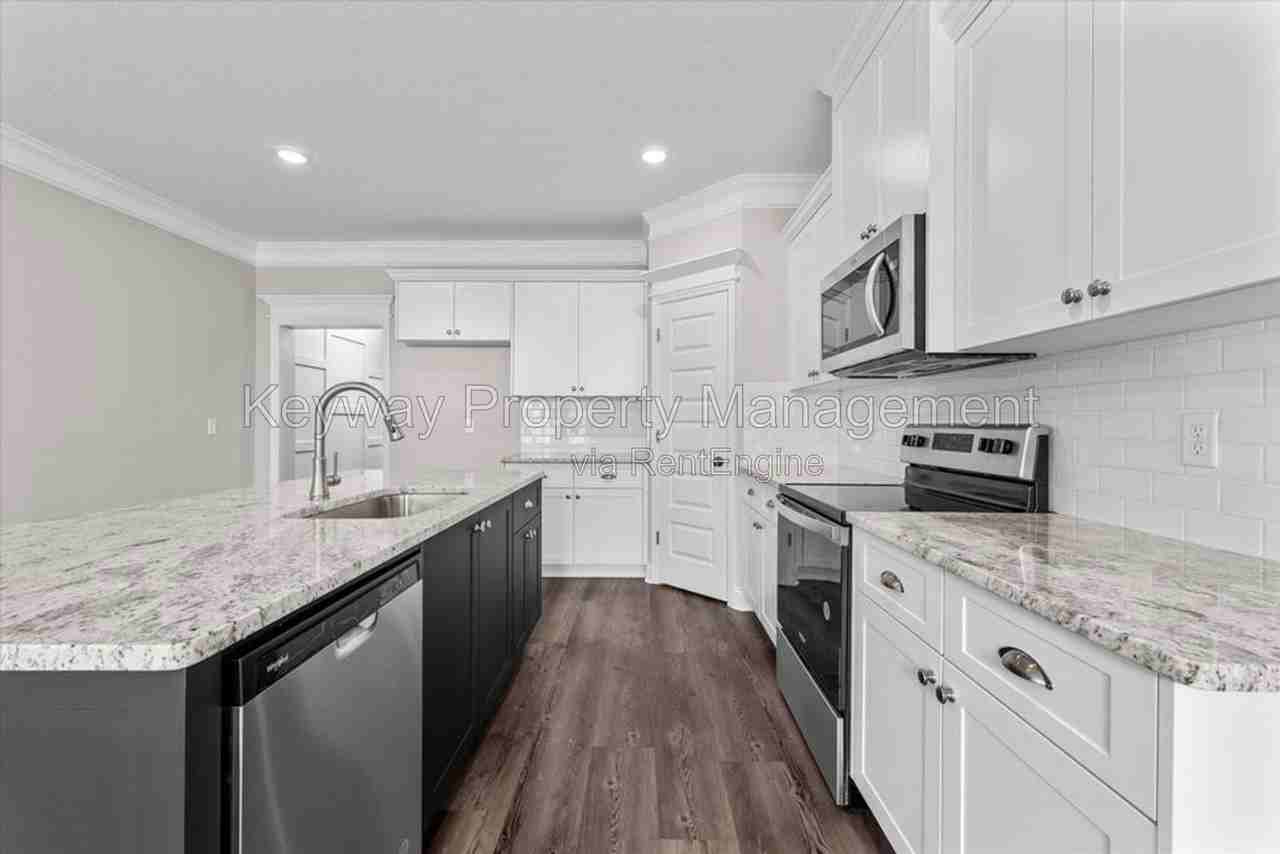 216 Linsmore Ln - Photo 5 of 18
