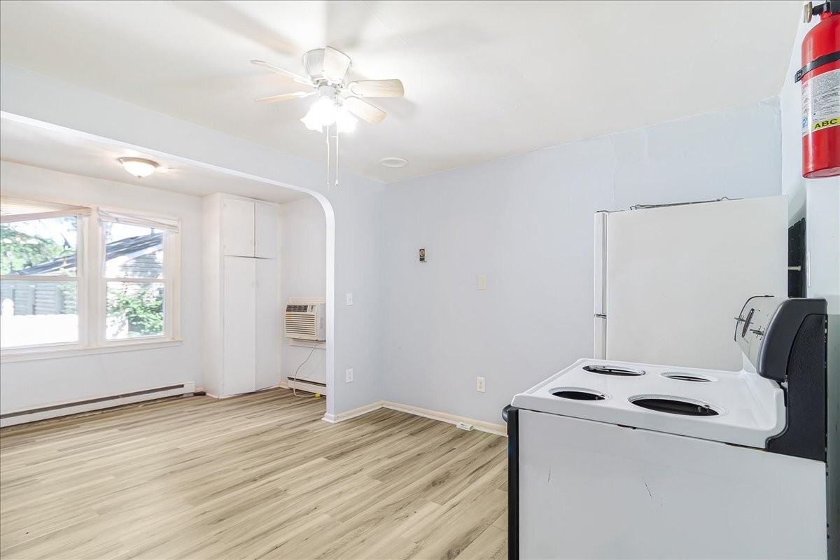 407 Hamilton St #2 - Photo 3 of 10