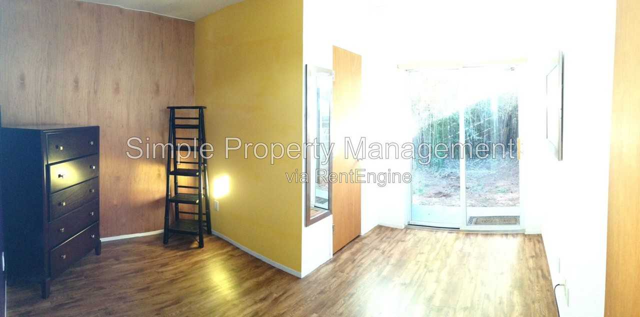 2255 Nw 42nd St - Photo 5 of 8