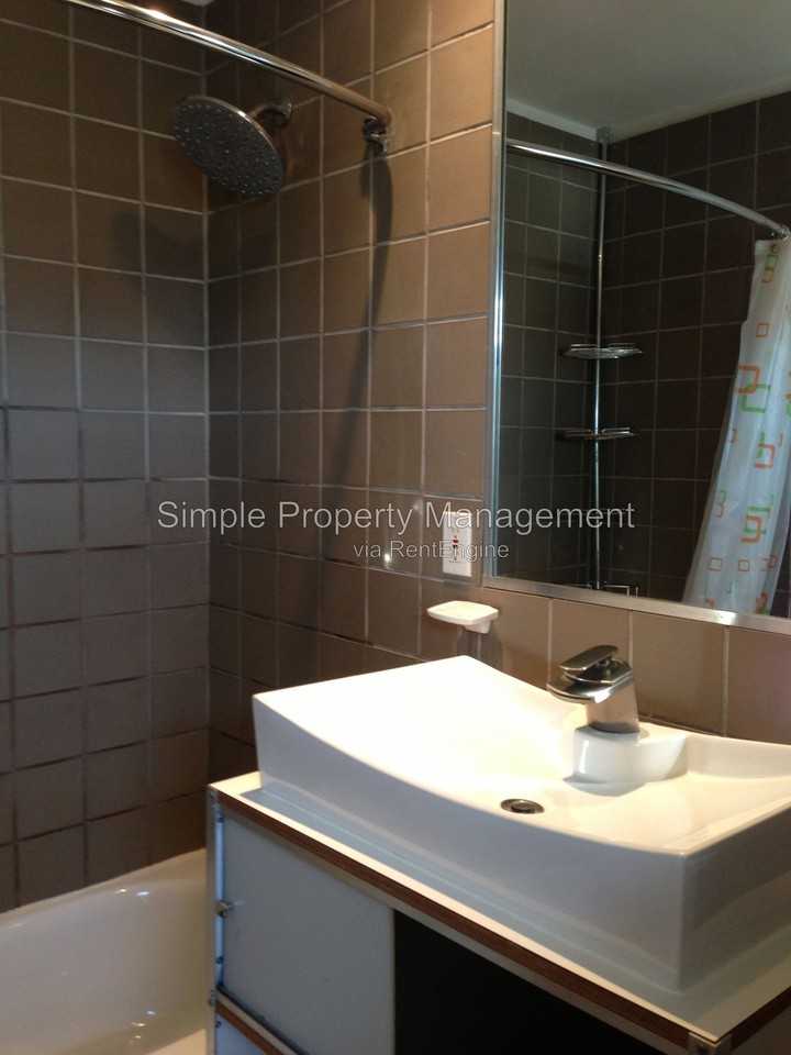 2255 Nw 42nd St - Photo 6 of 8
