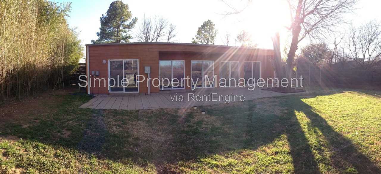 2255 Nw 42nd St - Photo 7 of 8