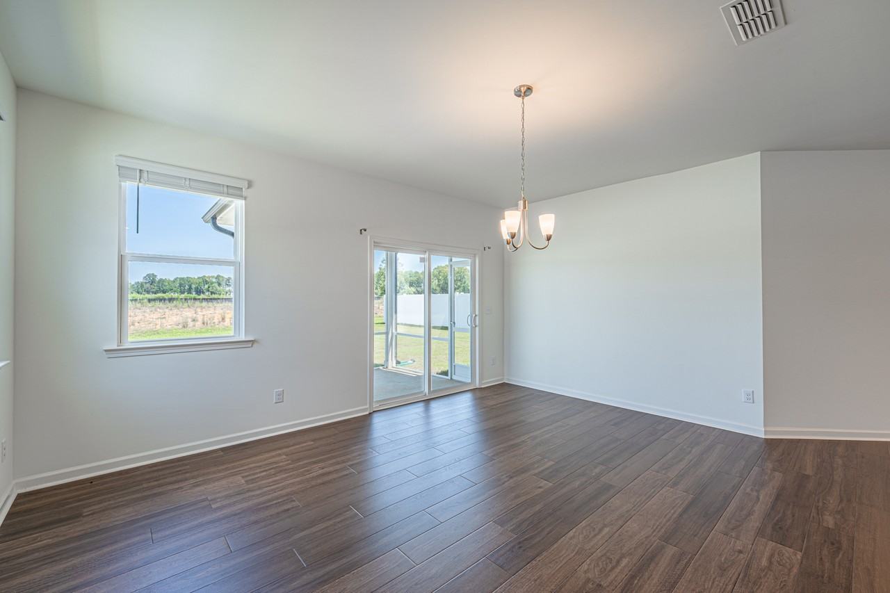 86 Norman Ave - Photo 7 of 27