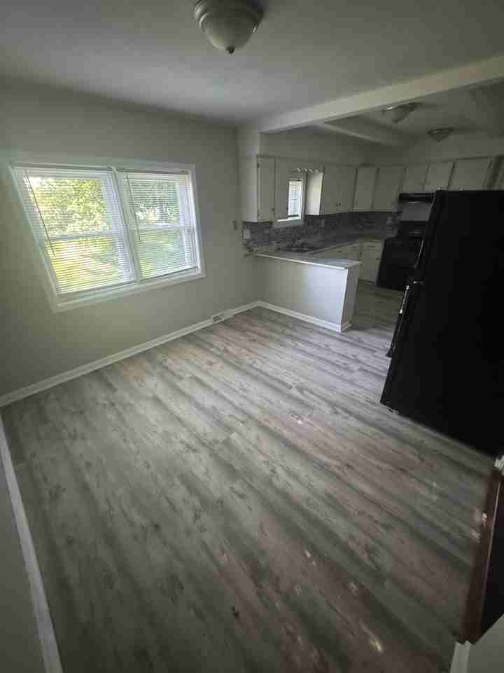 6625 Thurston Ave - Photo 7 of 10