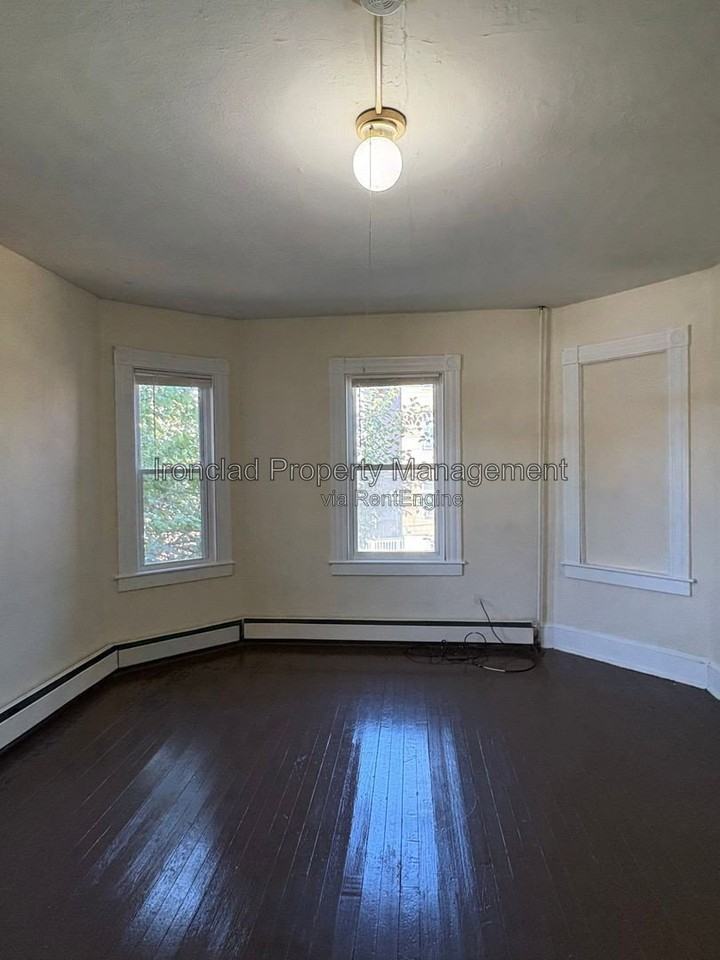242 Washington St #242-2N - Photo 2 of 10