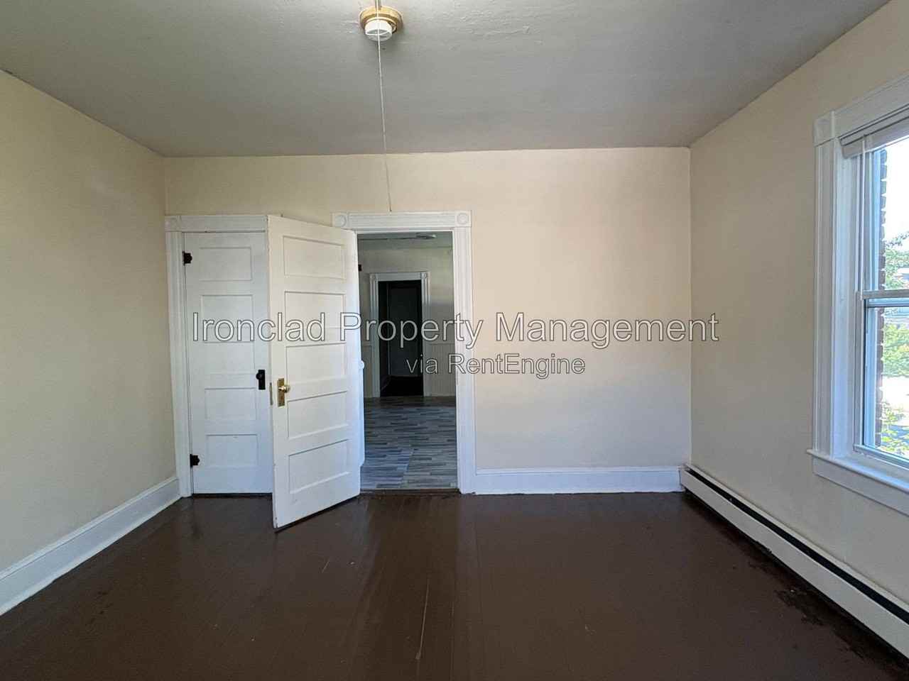 242 Washington St #242-2N - Photo 3 of 10