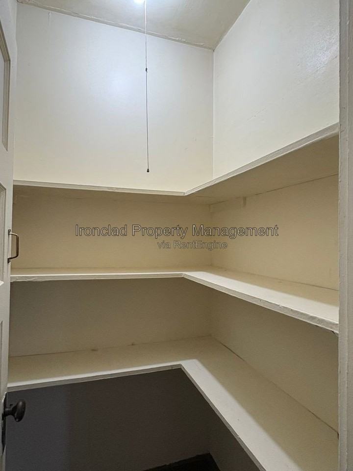 242 Washington St #242-2N - Photo 6 of 10