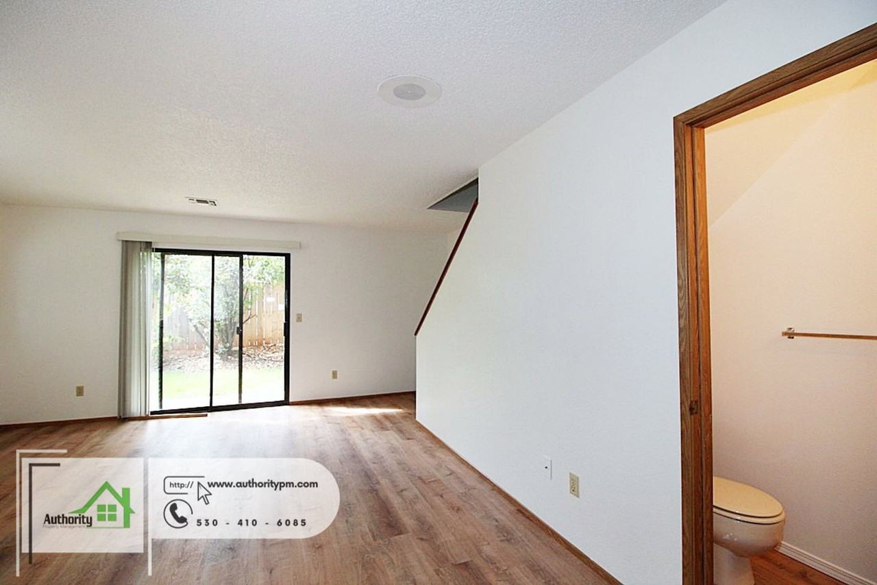 2564 Sabre Ct #B - Photo 6 of 18