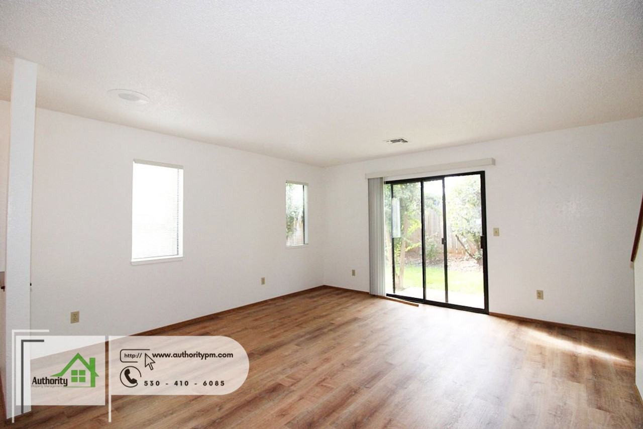 2564 Sabre Ct #B - Photo 7 of 18