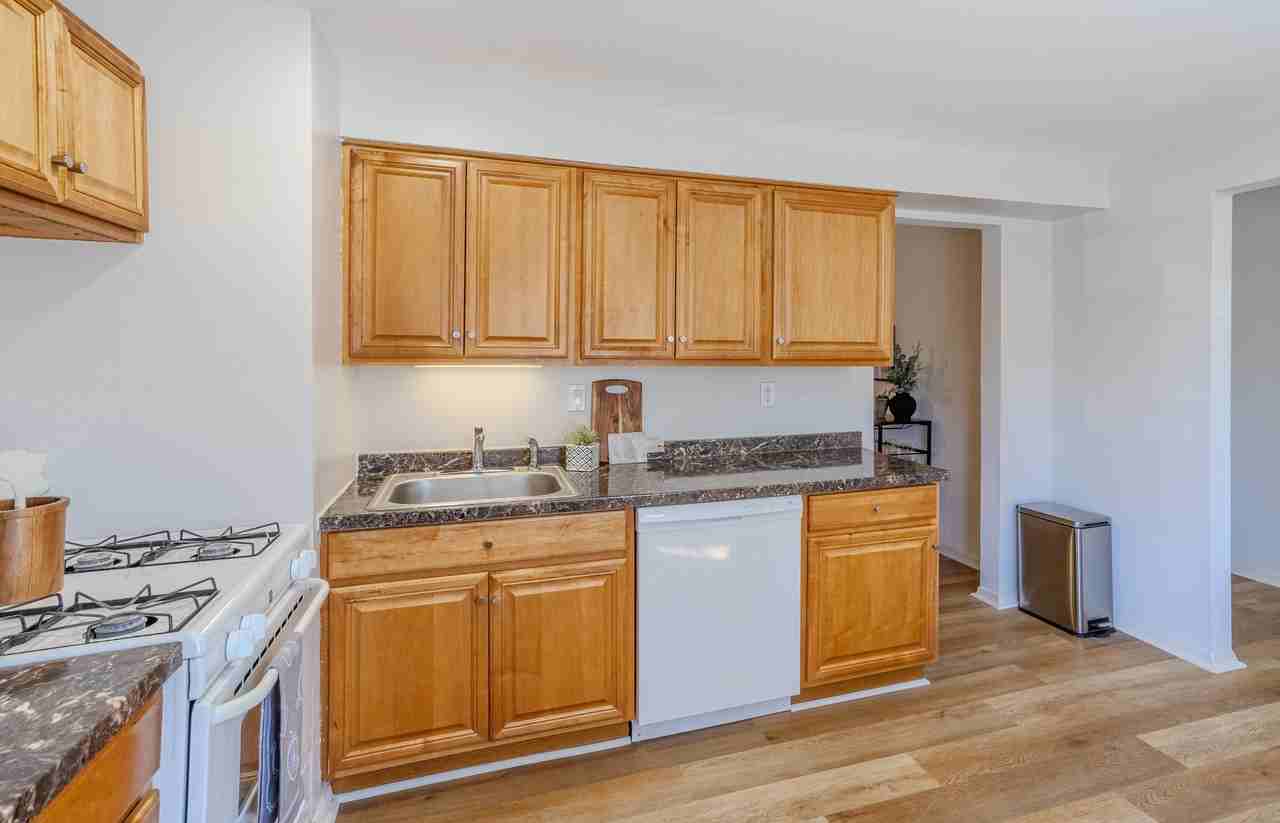 8032 Saint Annes Ct - Photo 3 of 50