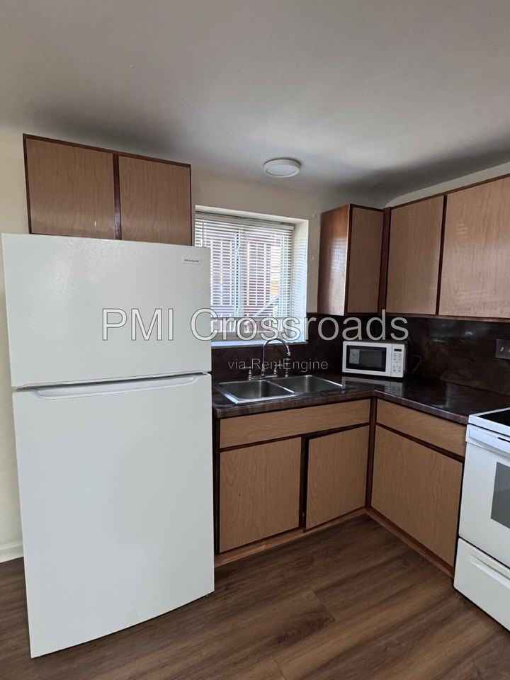 2323 Newton St #10 - Photo 3 of 16