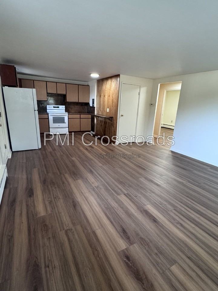 2323 Newton St #10 - Photo 4 of 16