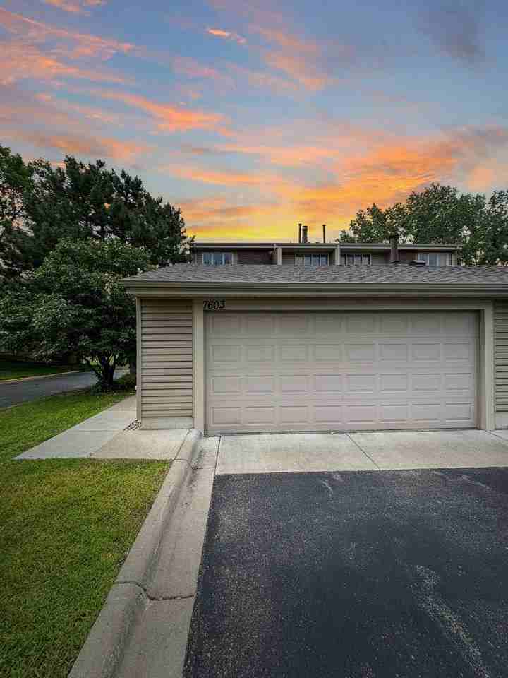 7603 Harold Ave - Photo 2 of 34