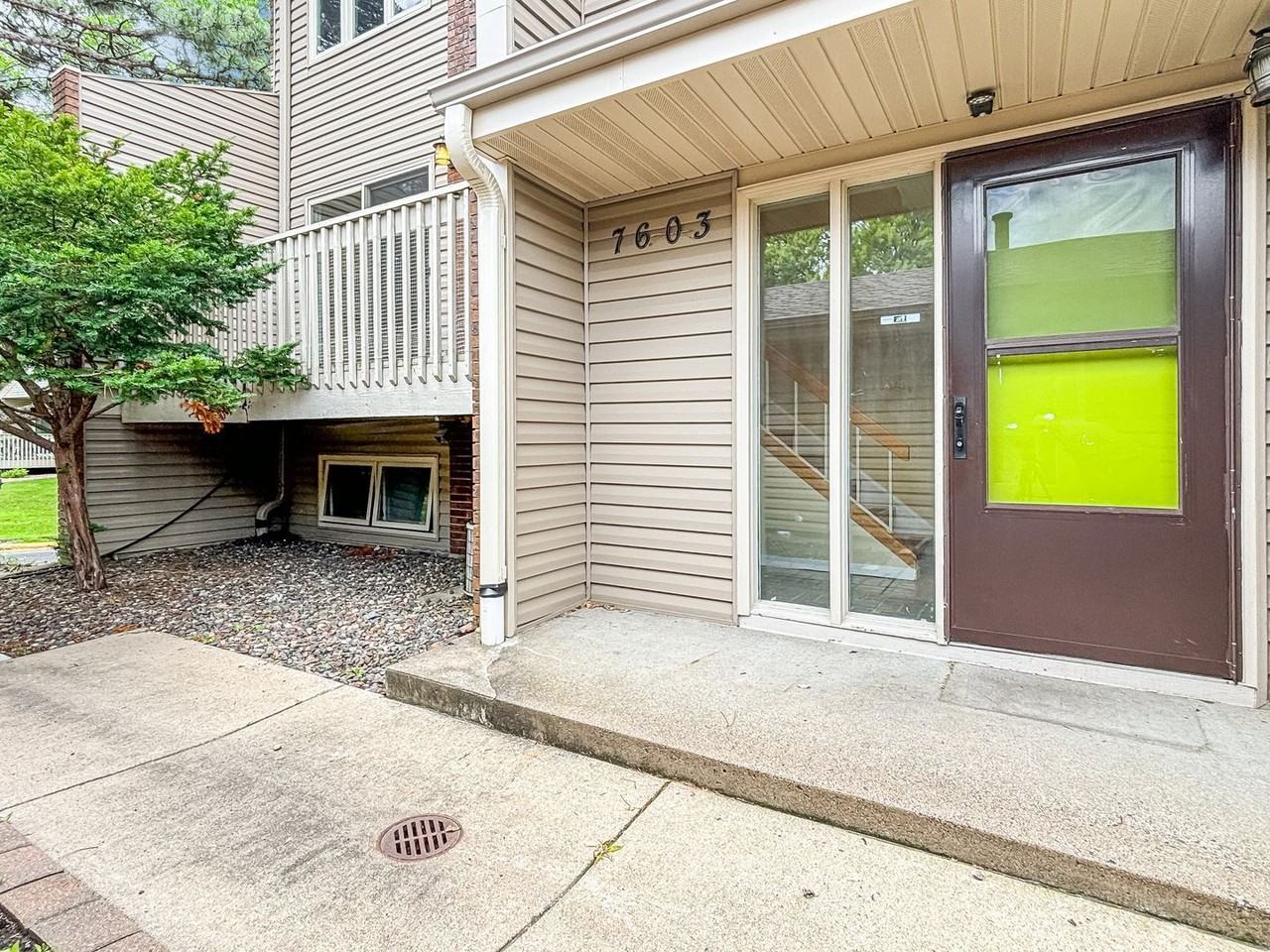 7603 Harold Ave - Photo 3 of 34