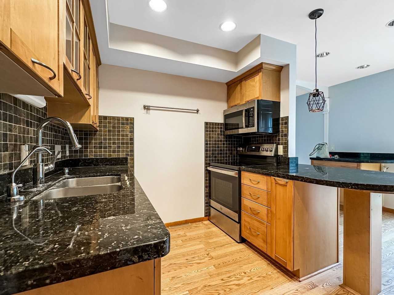 7603 Harold Ave - Photo 7 of 34