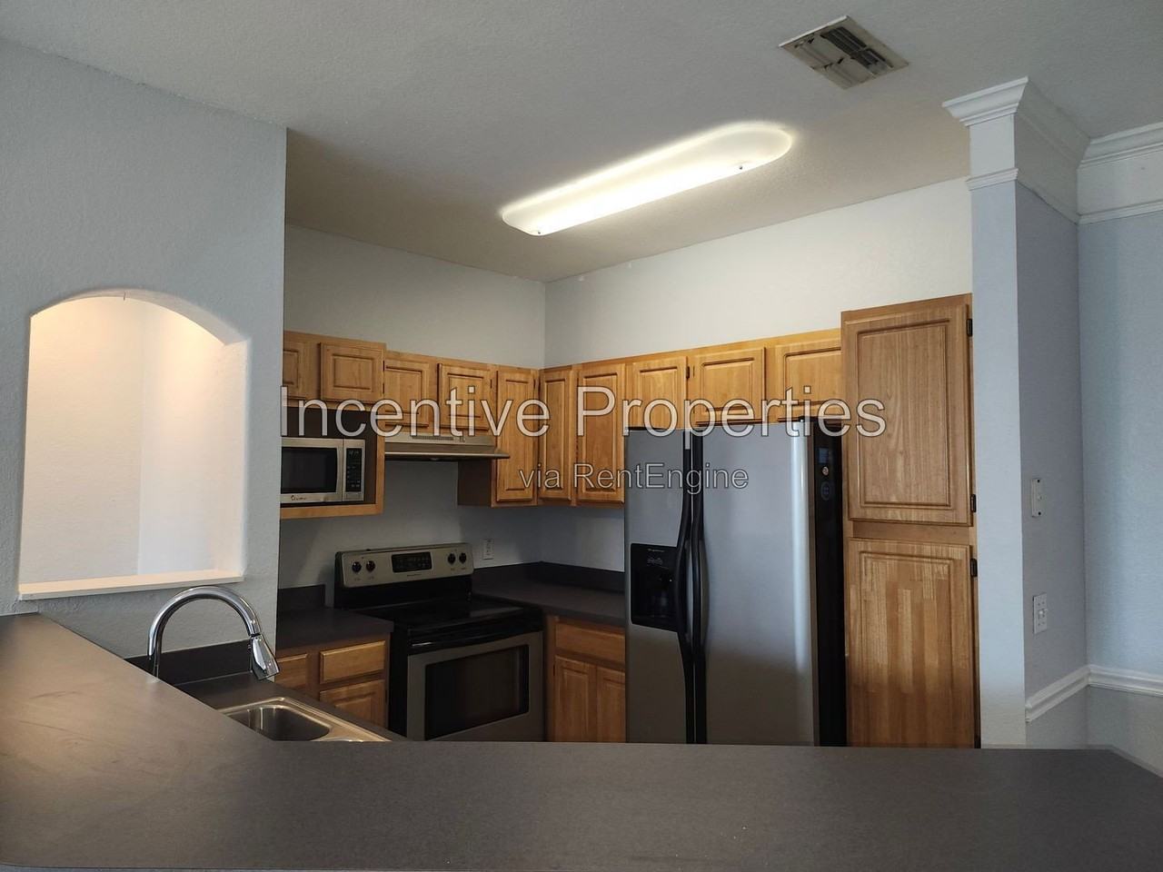 6685 Queens Borough Ave #305 - Photo 4 of 42