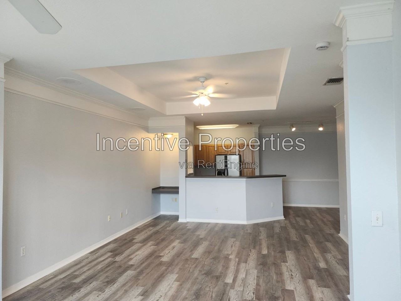 6685 Queens Borough Ave #305 - Photo 7 of 42