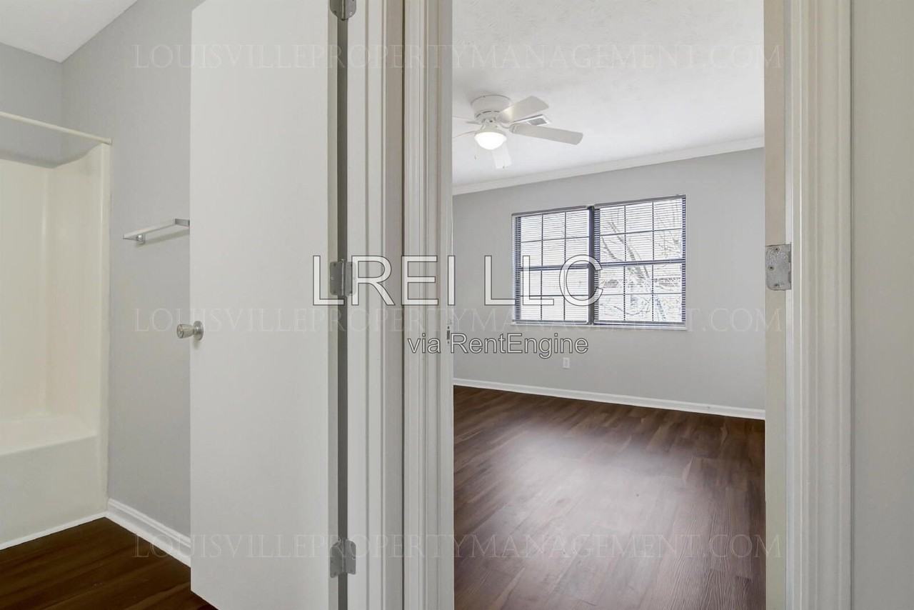621 Westport Rd #5 - Photo 7 of 17