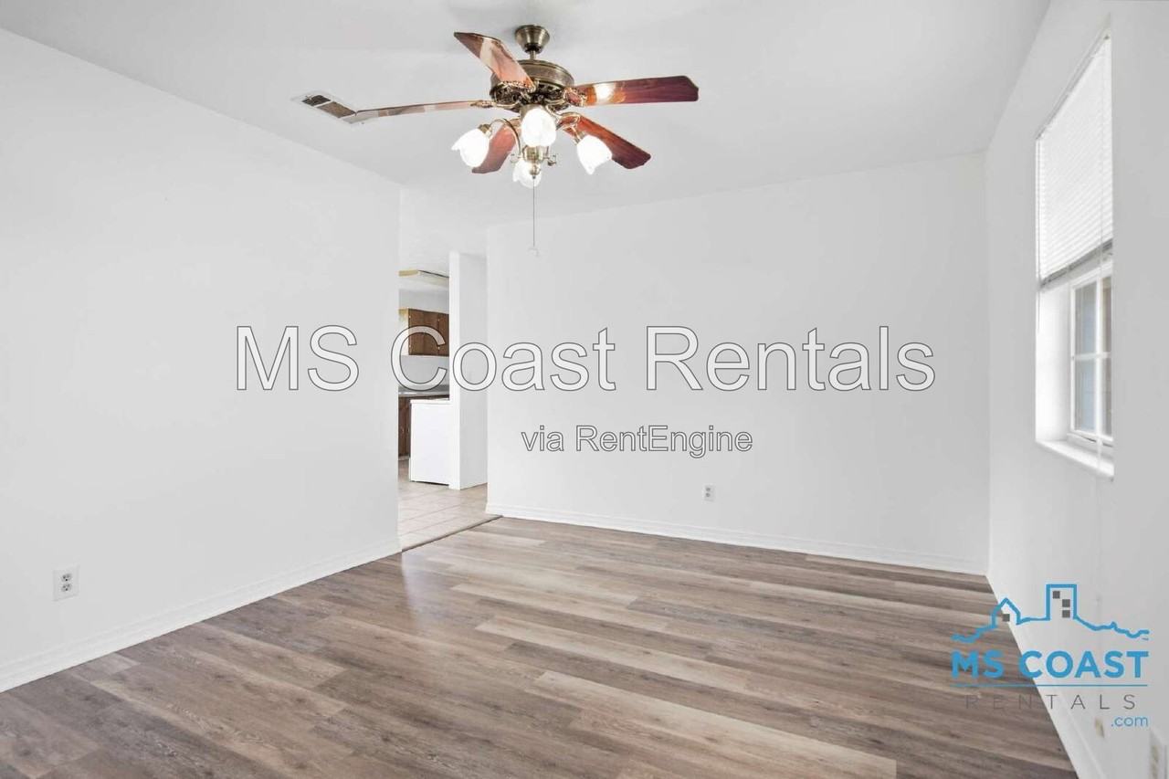 15317 Waycross Dr - Photo 5 of 24