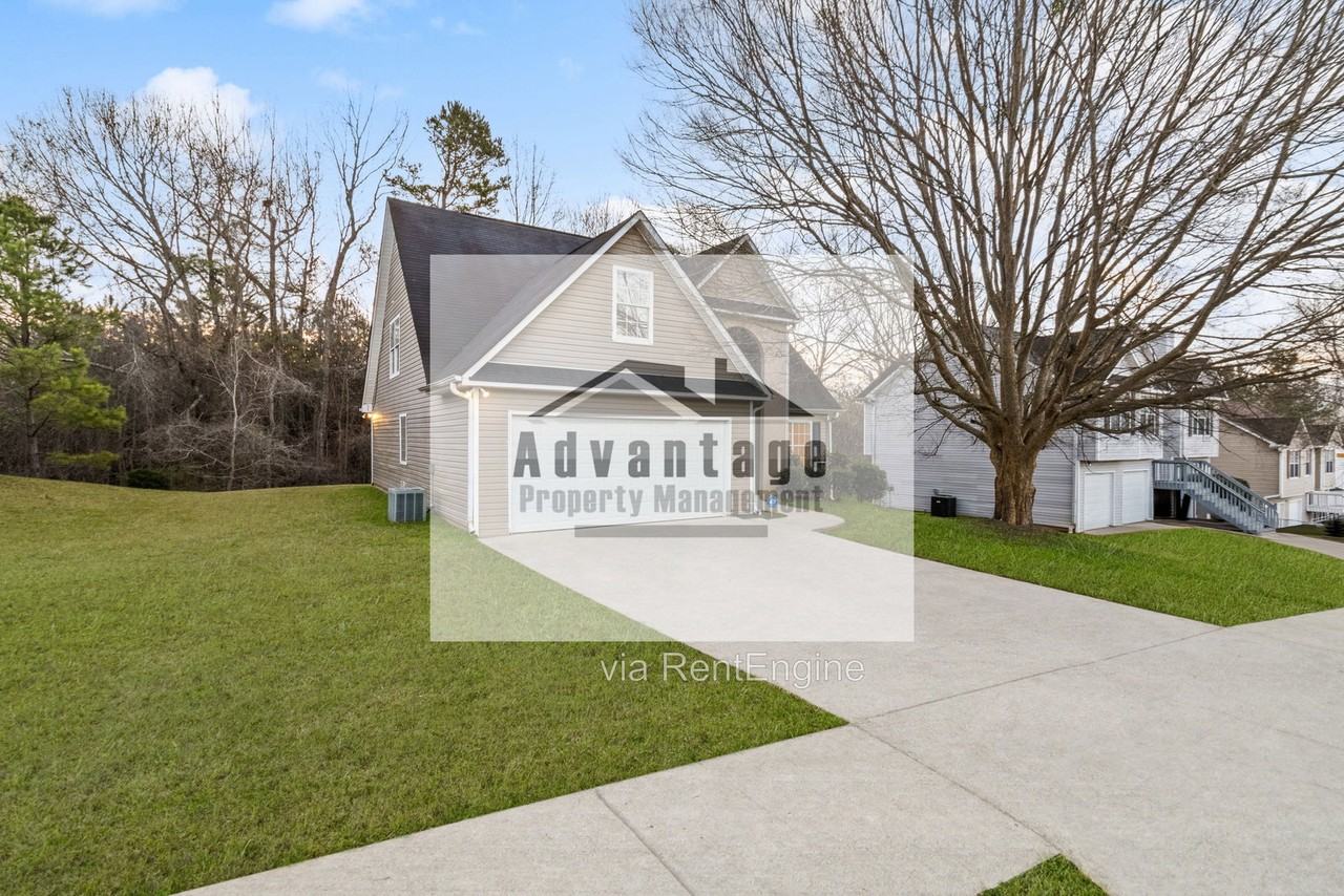 382 Summer Hill Cir - Photo 2 of 20
