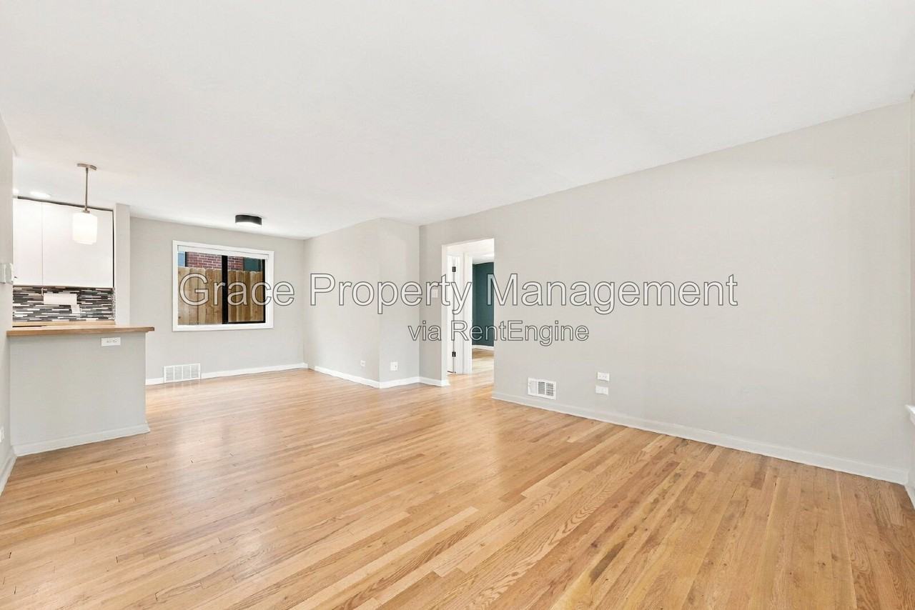 1100 Olive St - Photo 3 of 16