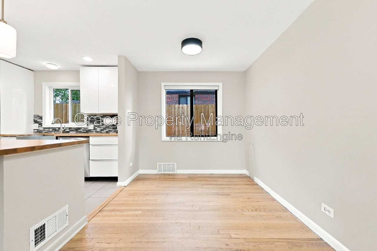 1100 Olive St - Photo 6 of 16
