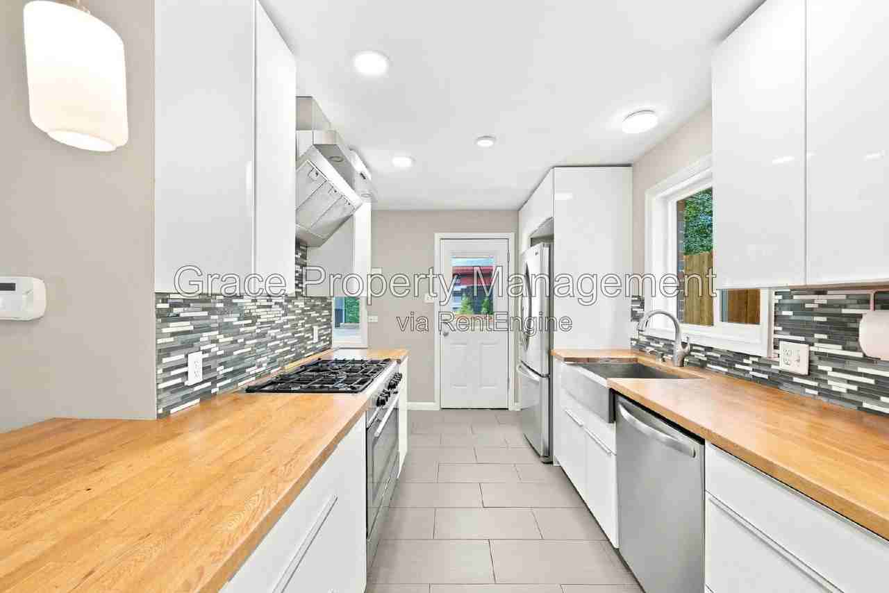 1100 Olive St - Photo 7 of 16