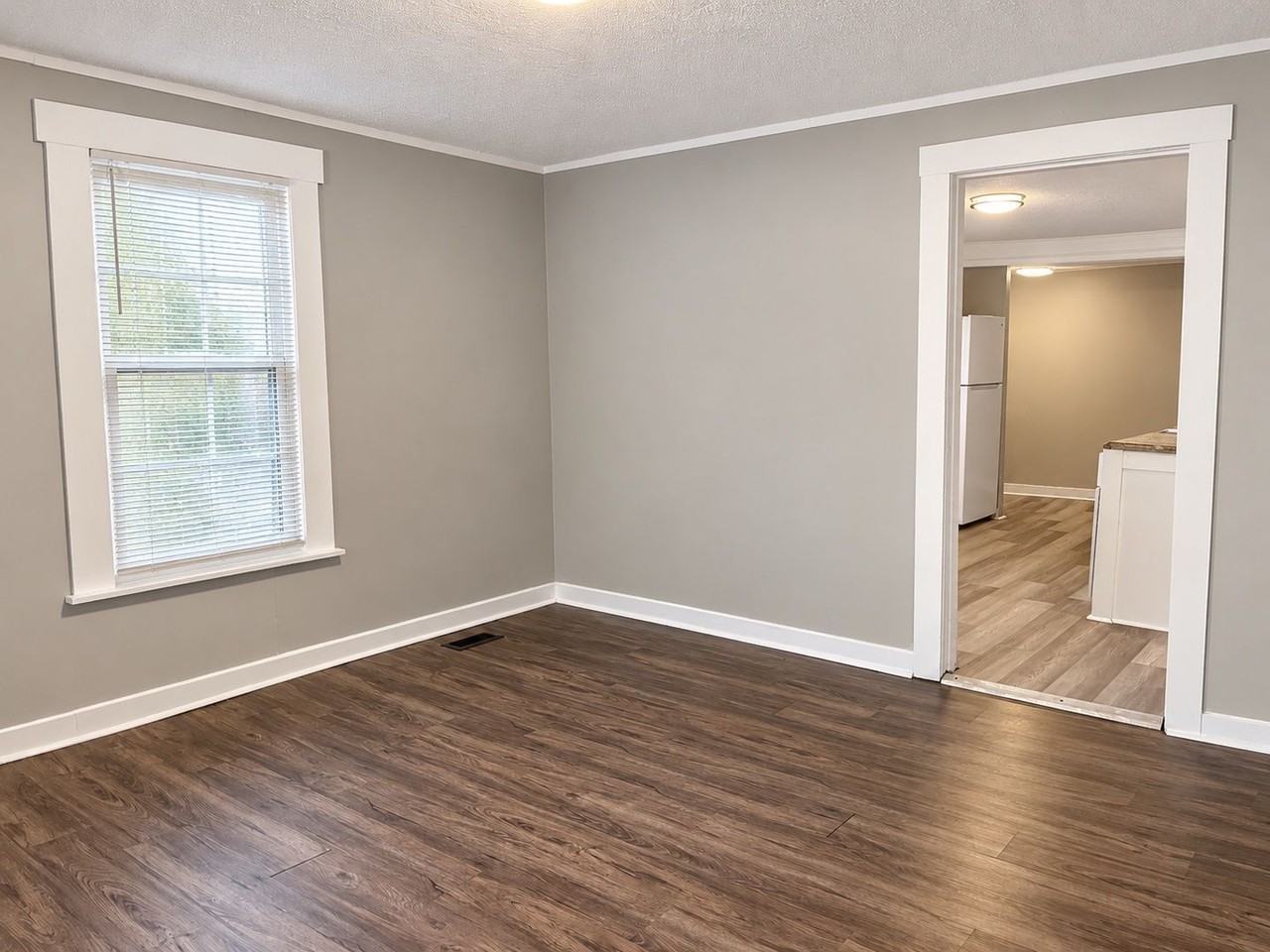 2700 N Orchard Knob Ave - Photo 6 of 23