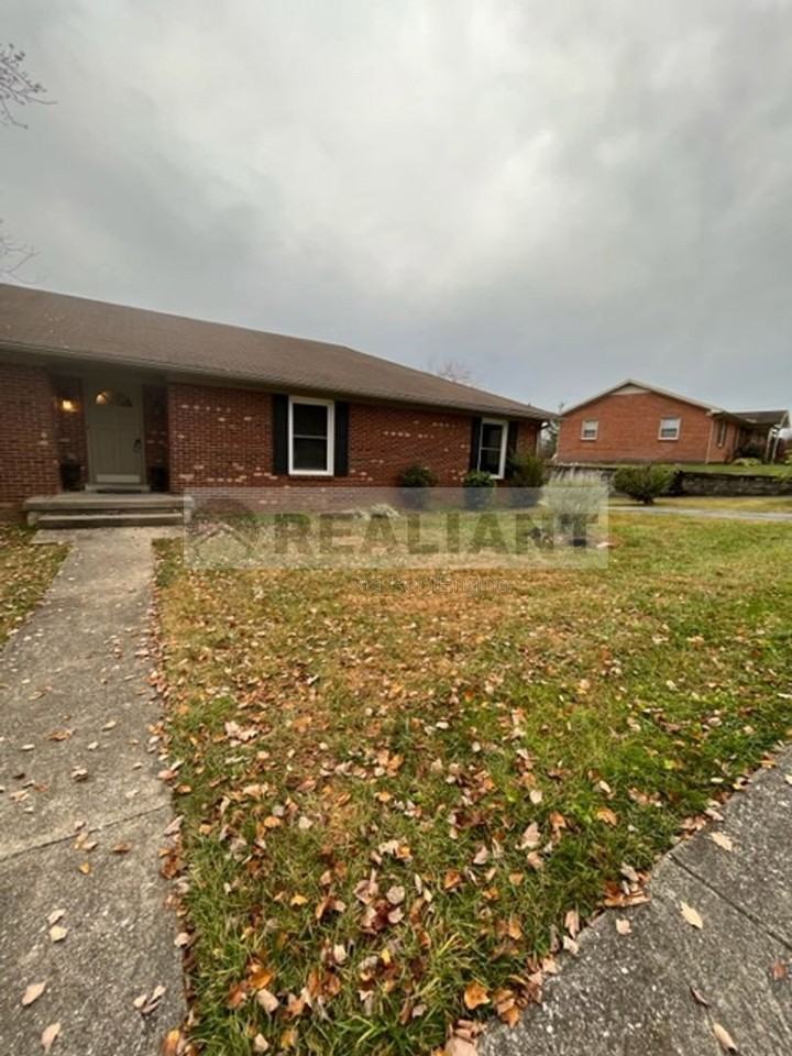 118 Robin Rd #A - Photo 2 of 8
