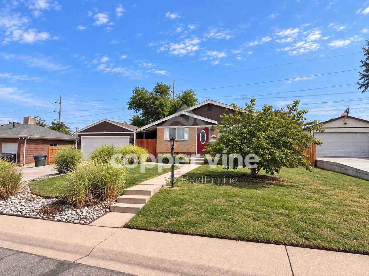 10466 Pearl St - Photo 2 of 33