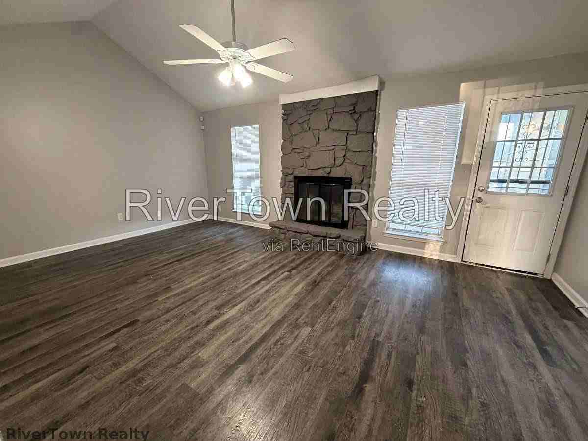 4625 Crestfield Rd - Photo 3 of 46