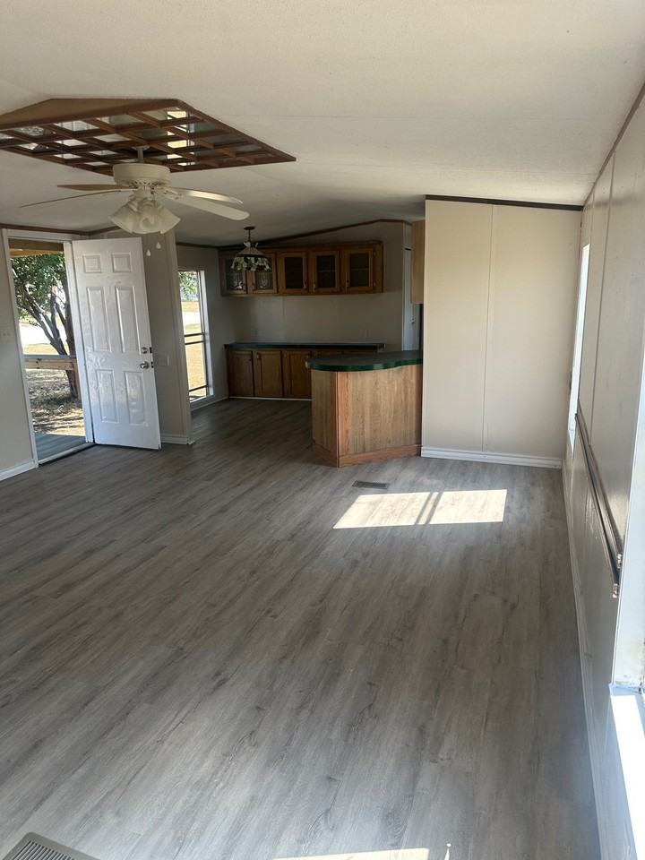 125 Pebbles Ln - Photo 4 of 10