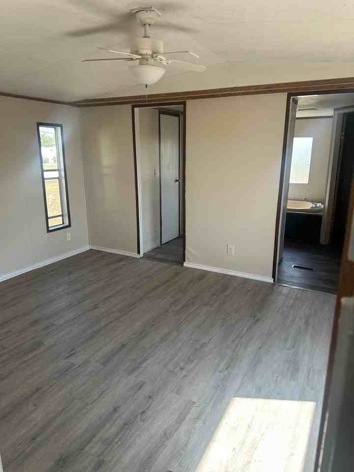 125 Pebbles Ln - Photo 7 of 10