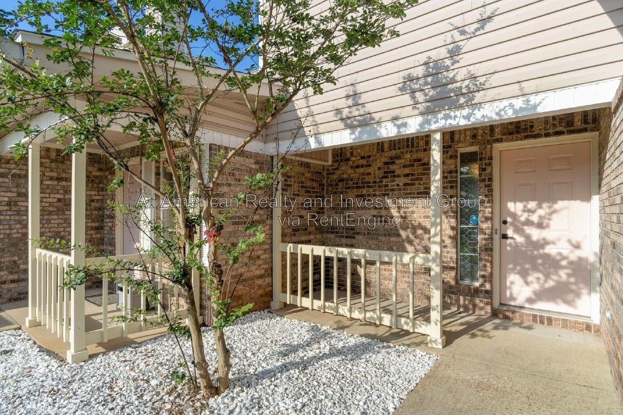 903 Piedmont Pl - Photo 3 of 27