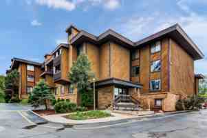 featured image of 935 Saturn Dr #111