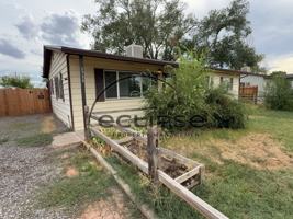 featured image of 2755 Sunshine Ln