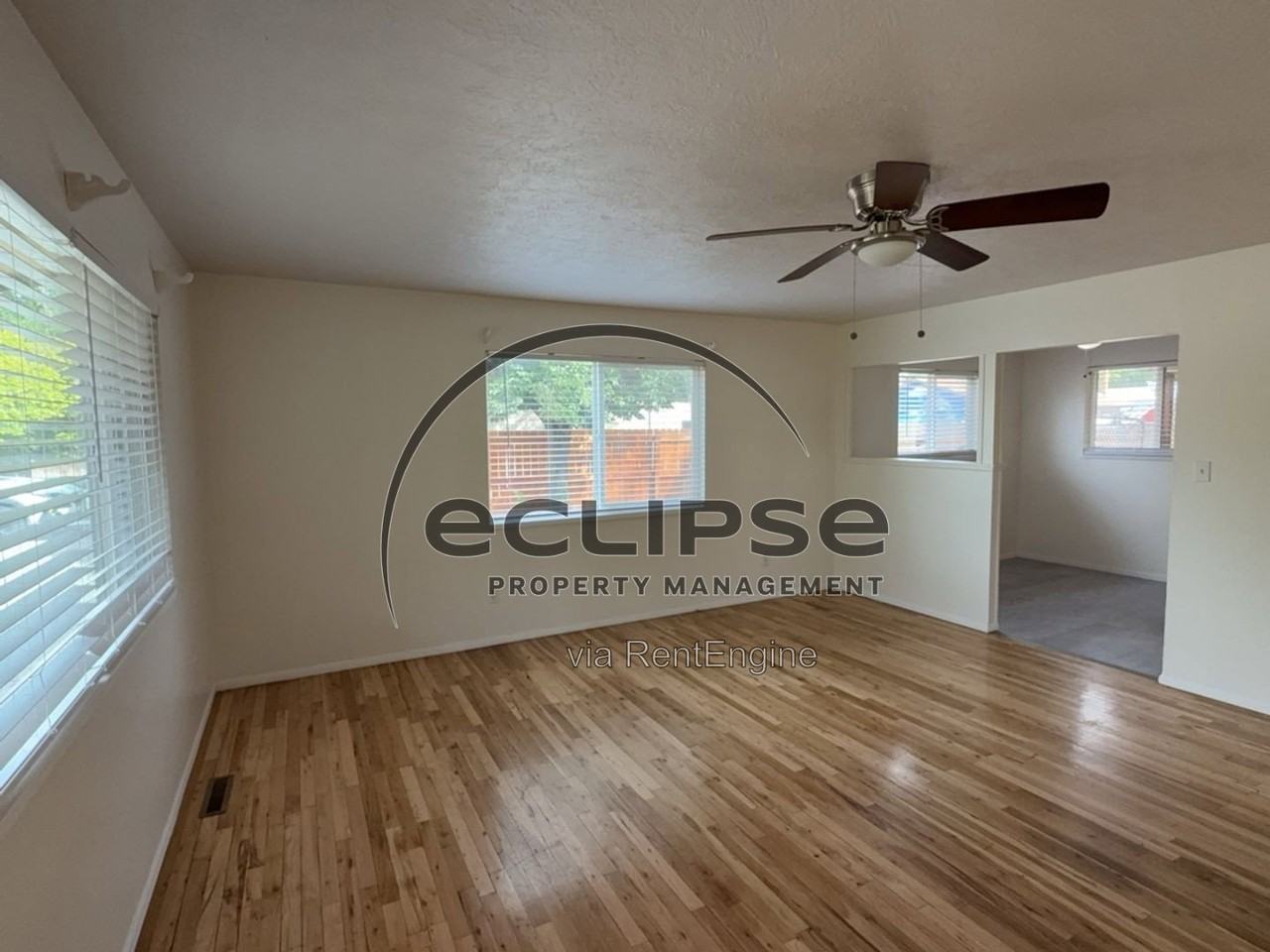 2755 Sunshine Ln - Photo 2 of 50