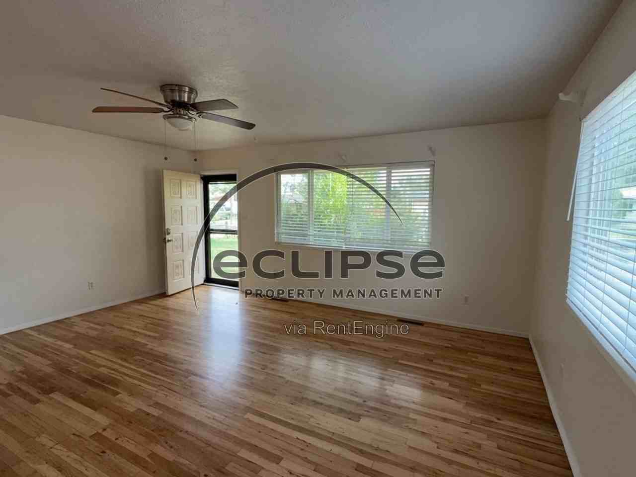 2755 Sunshine Ln - Photo 4 of 50