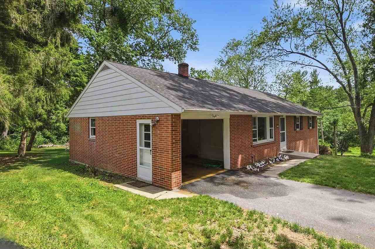 329 Fairview Dr - Photo 3 of 26