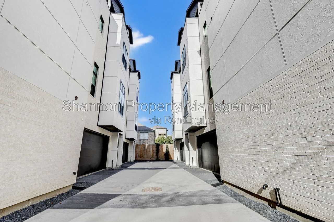 1817 Prospect St #B - Photo 2 of 36
