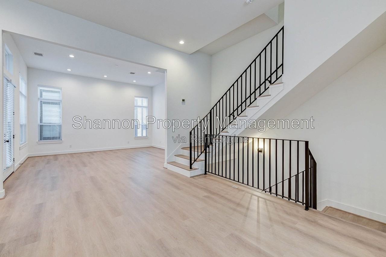 1817 Prospect St #B - Photo 5 of 36