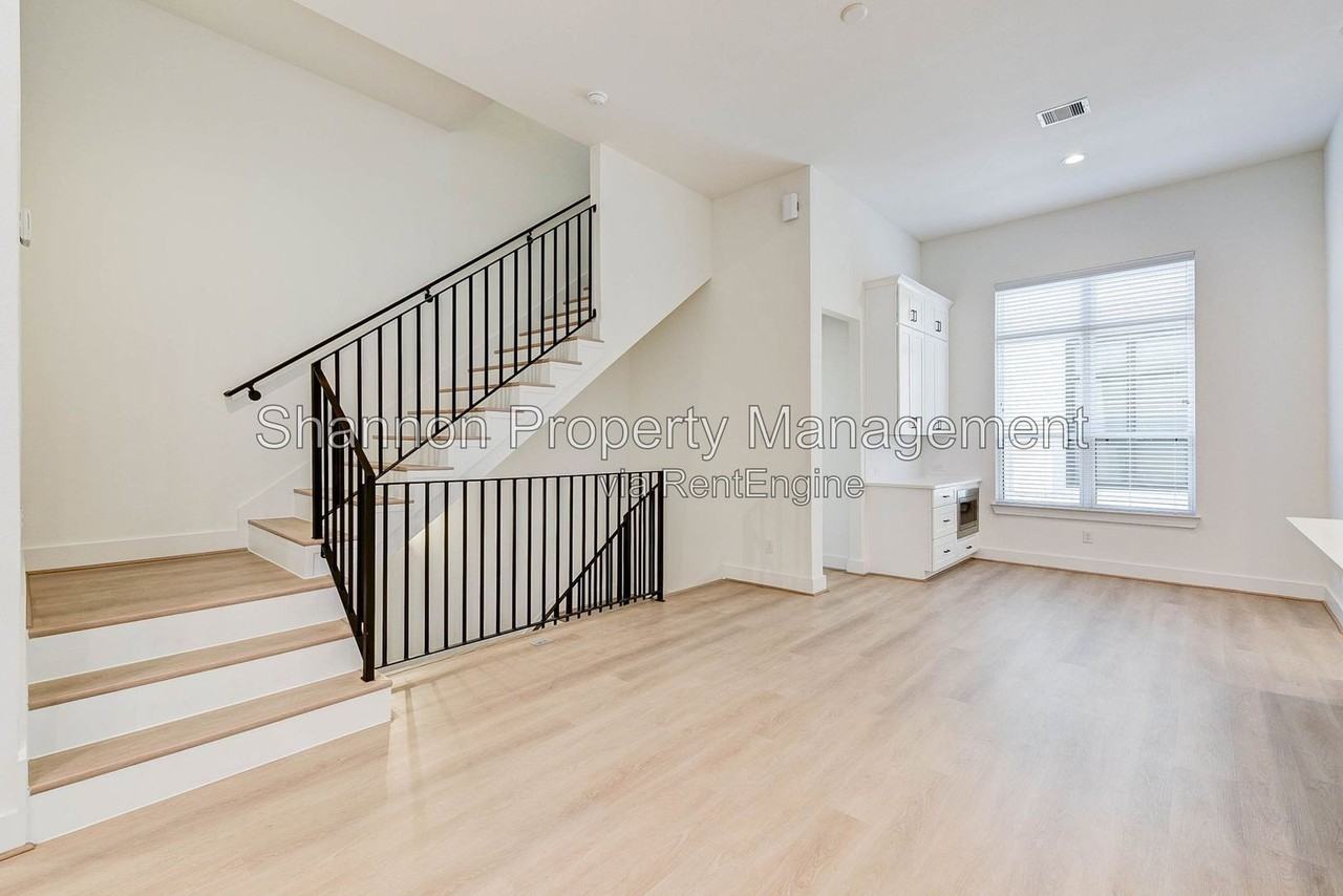 1817 Prospect St #B - Photo 6 of 36