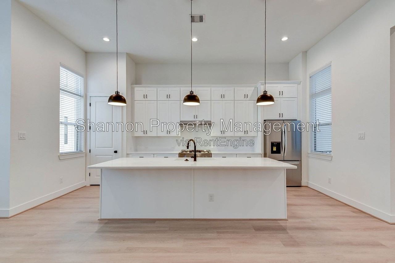 1817 Prospect St #B - Photo 7 of 36
