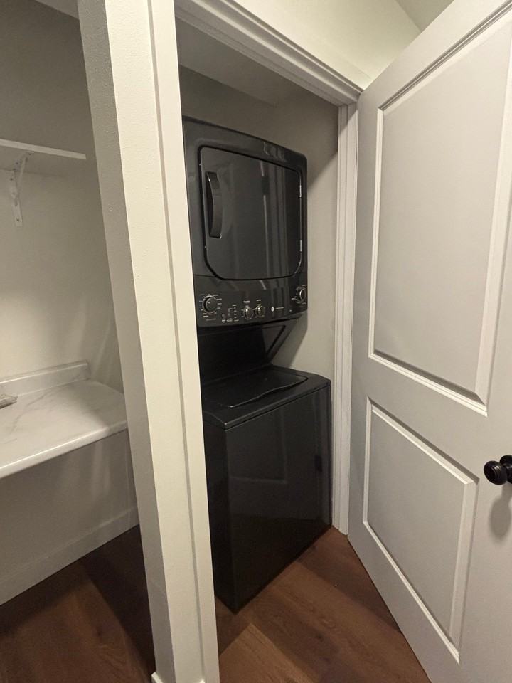 307 E Jefferson St - Photo 3 of 20