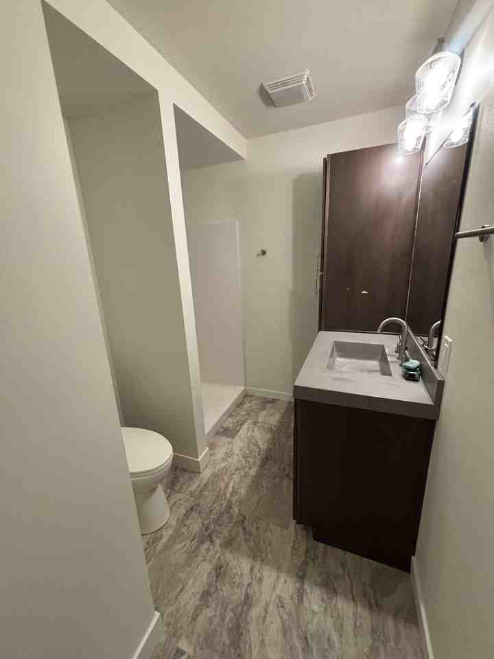 307 E Jefferson St - Photo 7 of 20