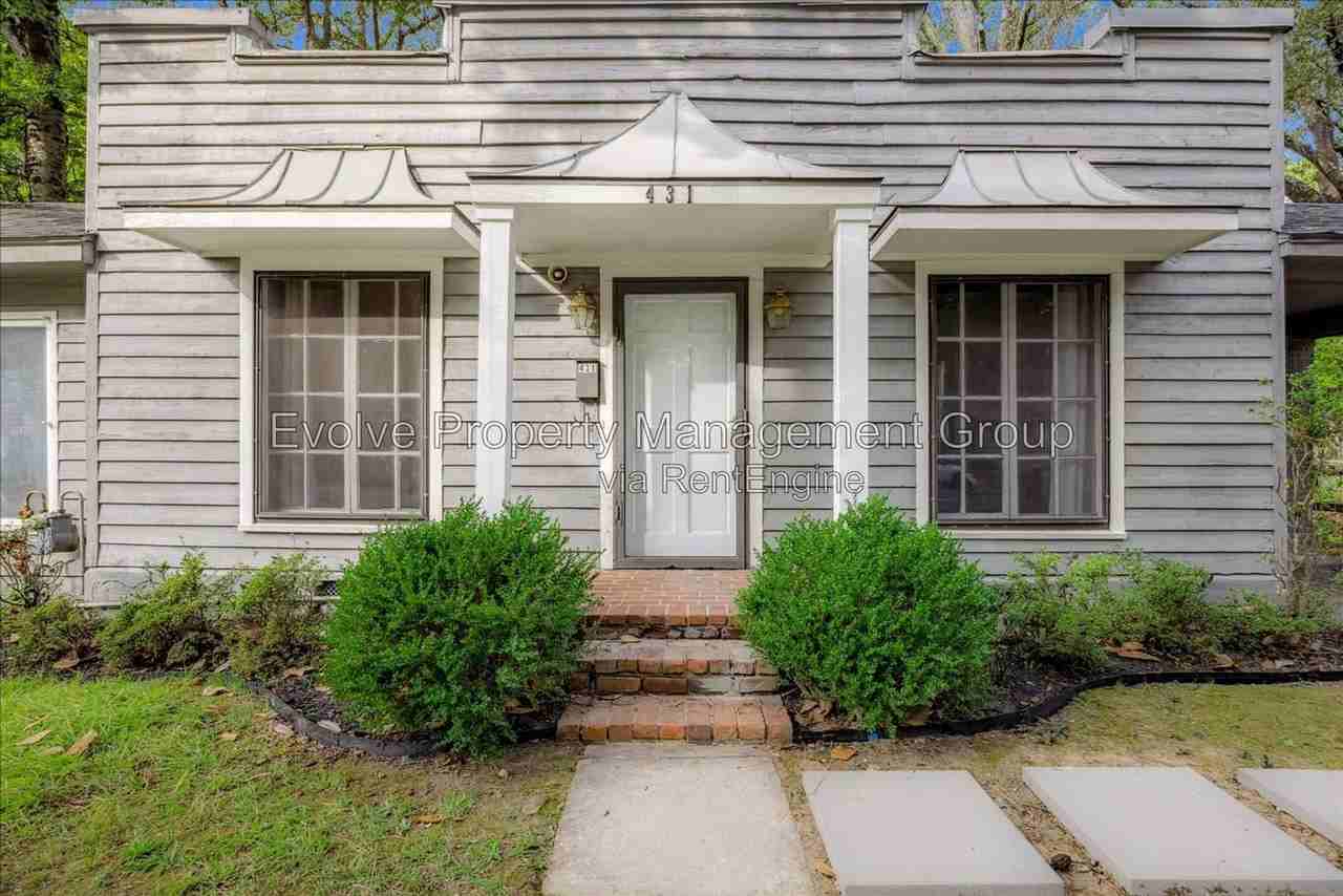 431 Alexander St - Photo 4 of 25
