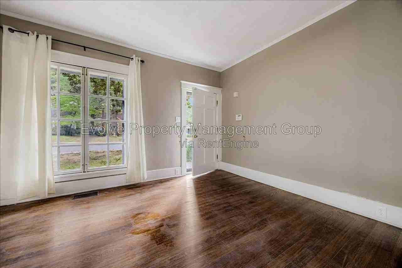 431 Alexander St - Photo 5 of 25
