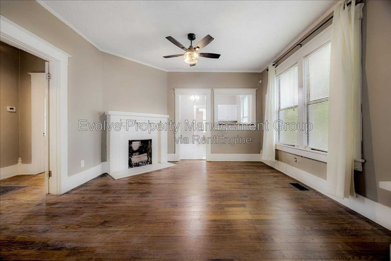 431 Alexander St - Photo 6 of 25