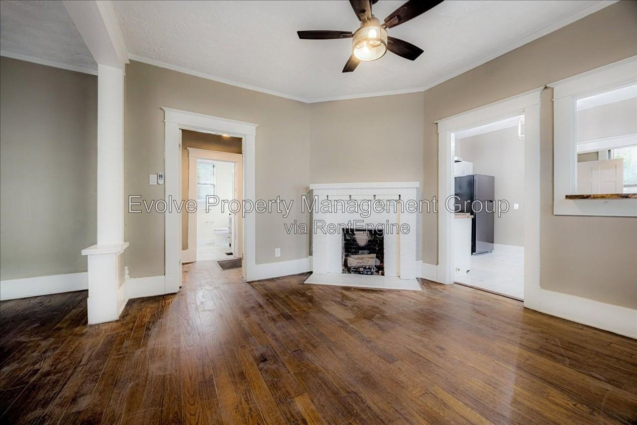 431 Alexander St - Photo 7 of 25