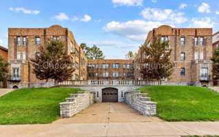 featured image of 7334 Forsyth Blvd #101
