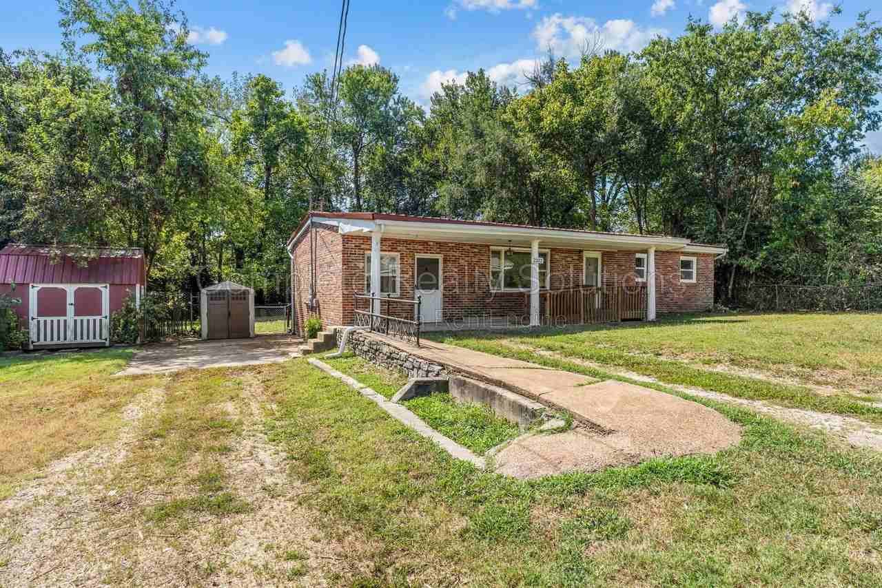 2332 School Dr - Photo 5 of 39